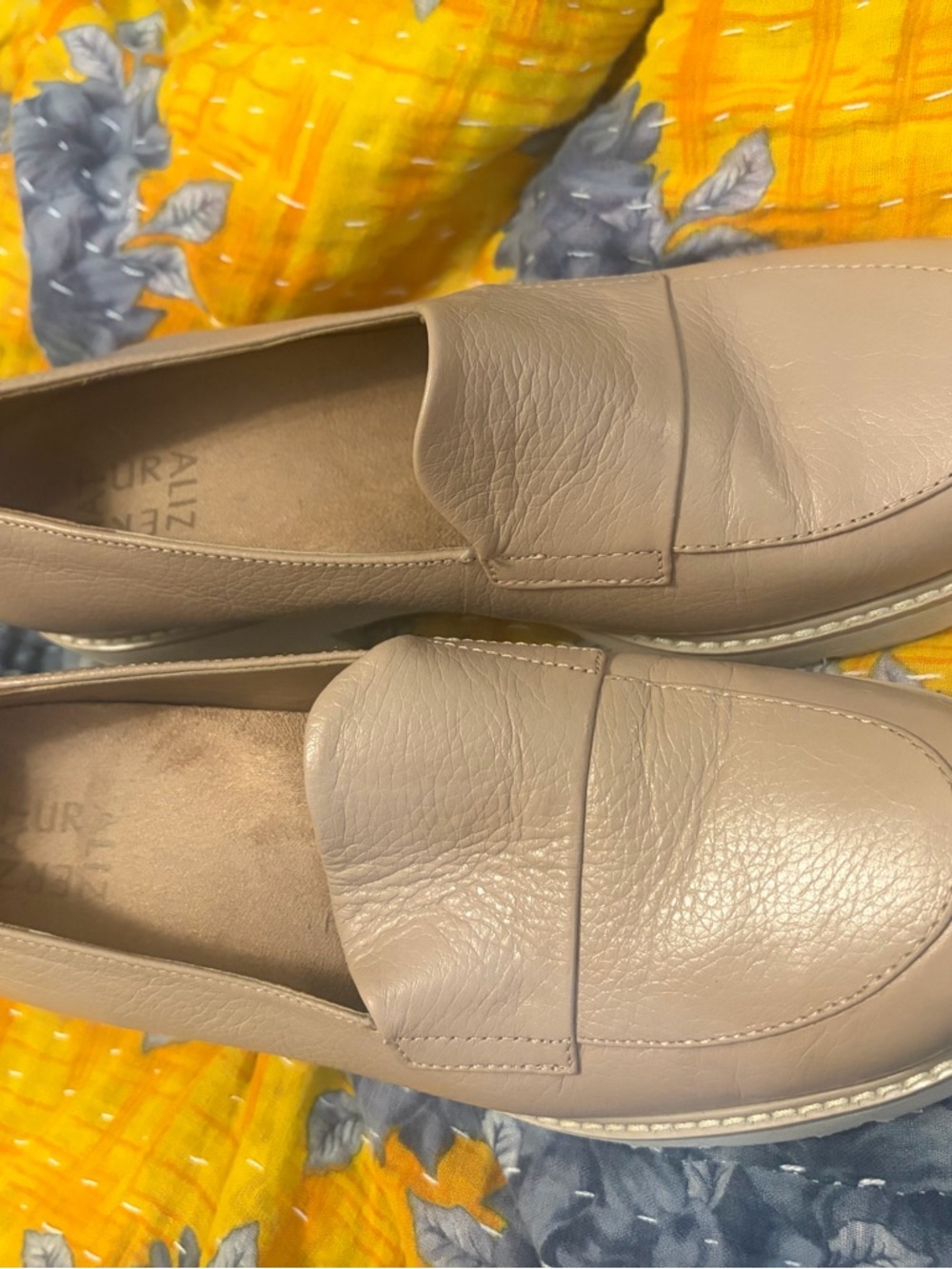 Womens -Naturalizer size 8.5 
Darry Lug Sole Loafers - Picture 2 of 6
